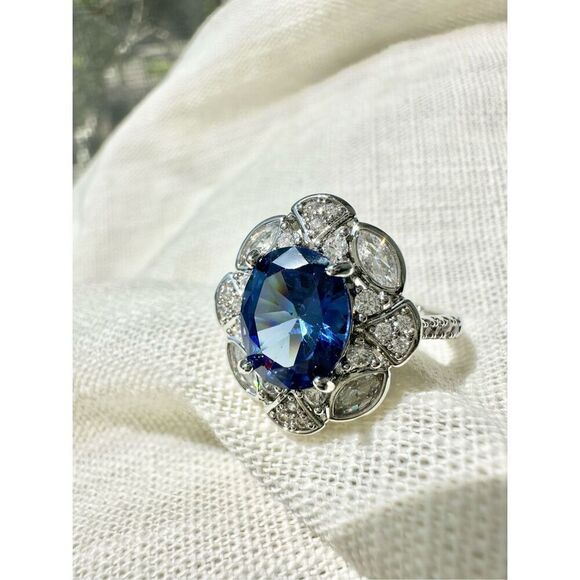 Beautiful oasis blue antique style oval cubic zirconia cut ring ￼ - Picture 2 of 5